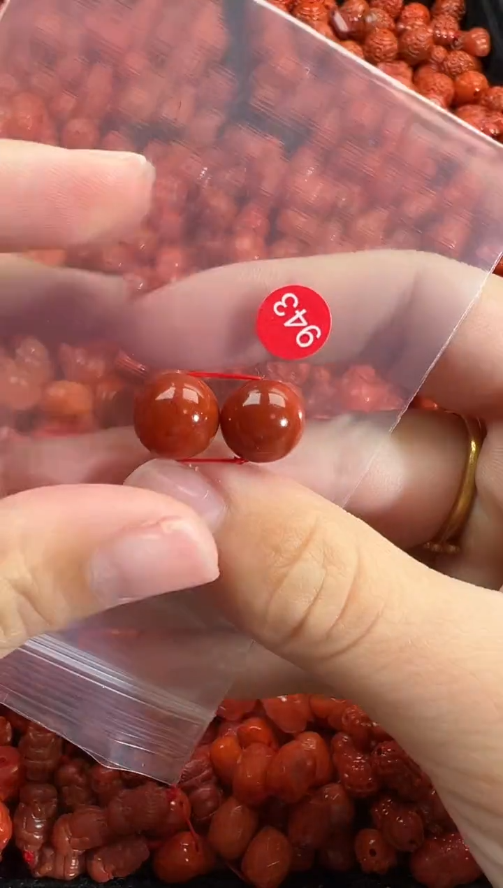 颈饰未镶嵌南红玛瑙1