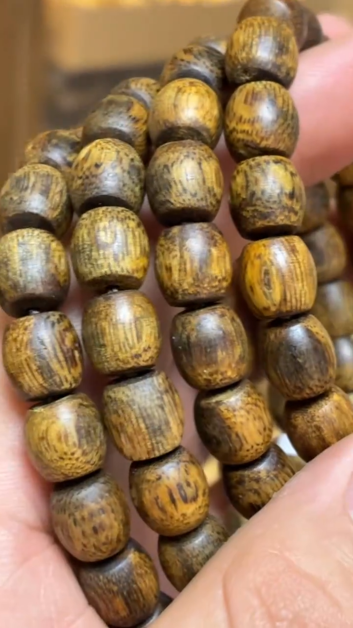 沉香手串 海南红金猊老型单圈虫漏0.9多样性发其一
