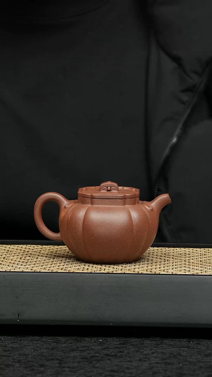 茶壶紫砂五堂 笨严瓜棱-泥绘