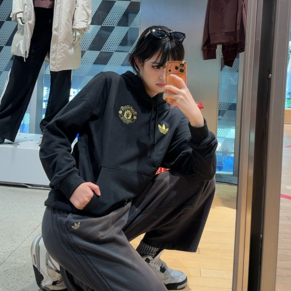 adidas/三叶草曼联足球联名重工时尚毛圈卫衣 新年战袍 JM5565 A