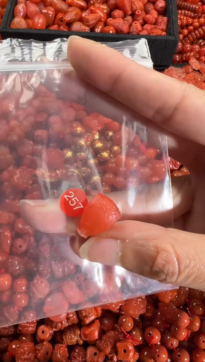 【闪购商品】南红玛瑙颈饰未镶嵌1