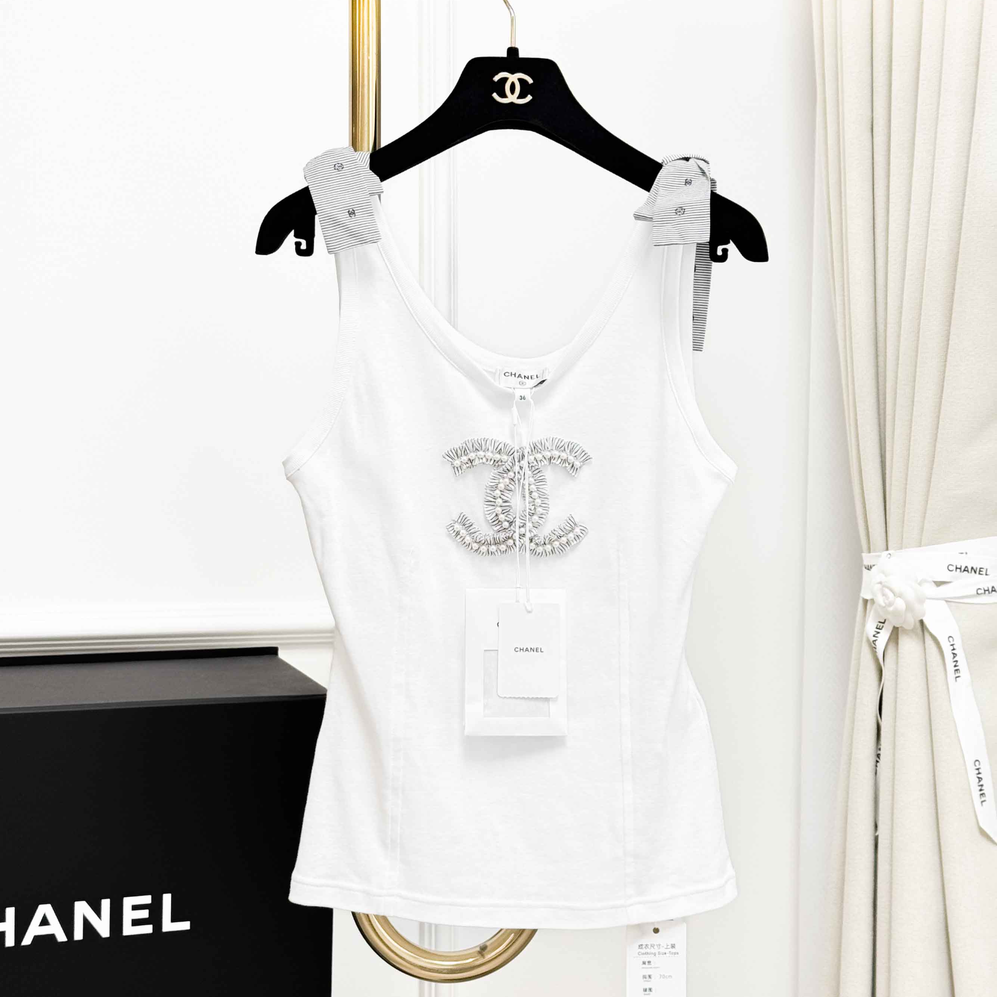 99新 Chanel/香奈儿 36码24P钉珠双C白色吊带上衣