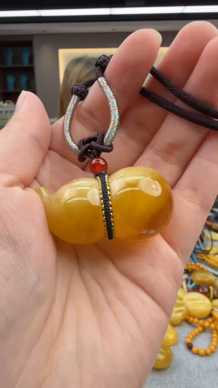 琥珀颈饰未镶嵌216秒拍号 假一罚三