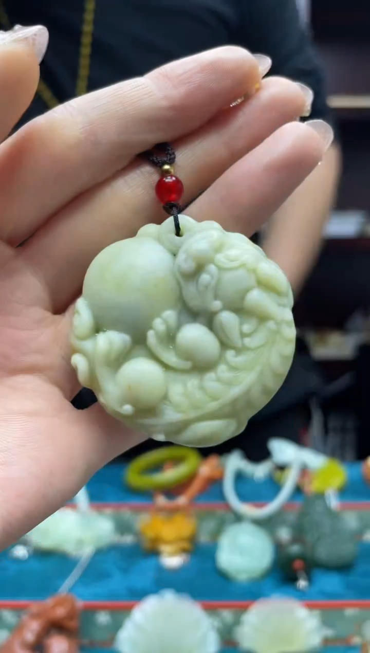 未镶嵌岫玉吊坠·