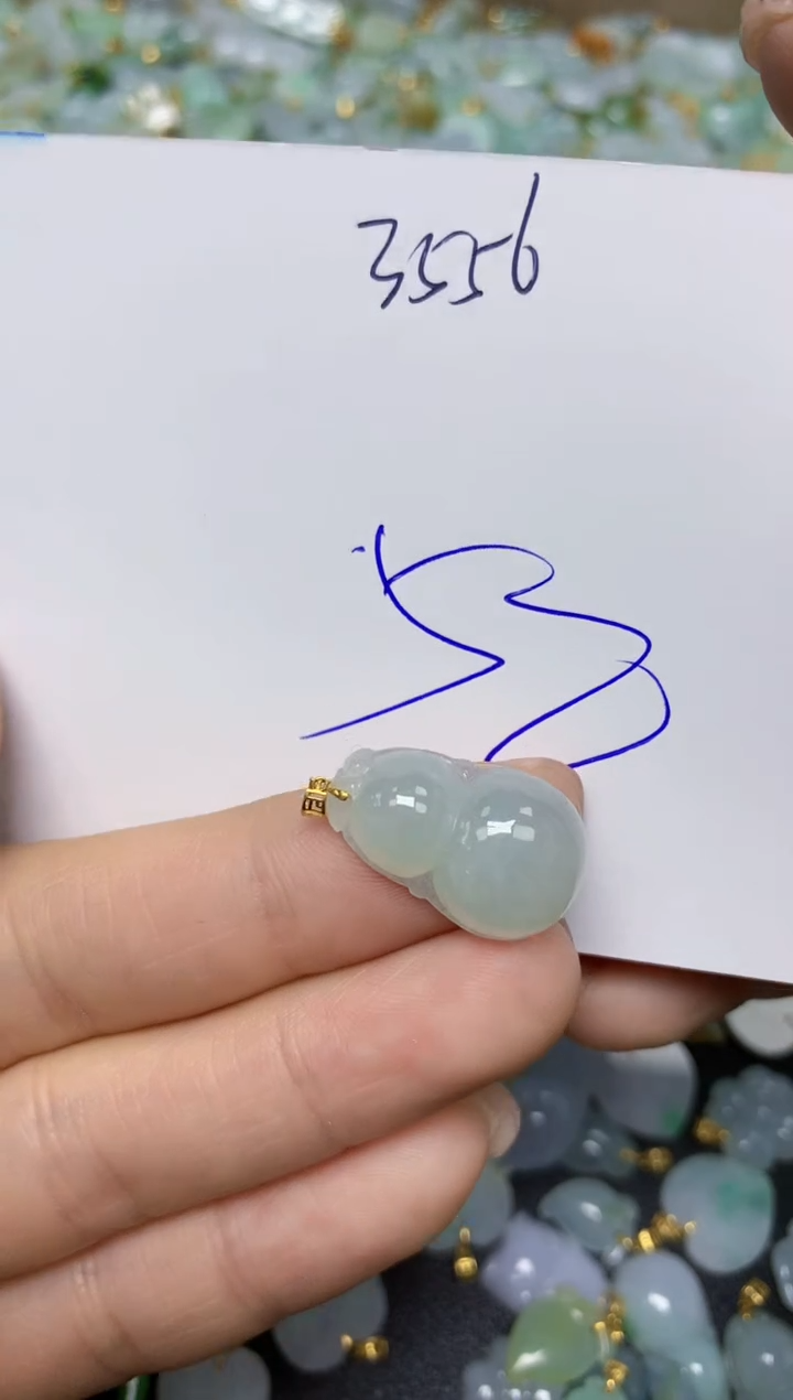 【闪购商品】翡翠挂件18K金镶嵌 天然翡翠A货