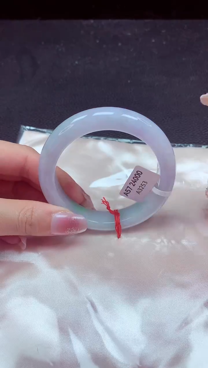 【闪购商品】翡翠手镯未镶嵌镯子57+