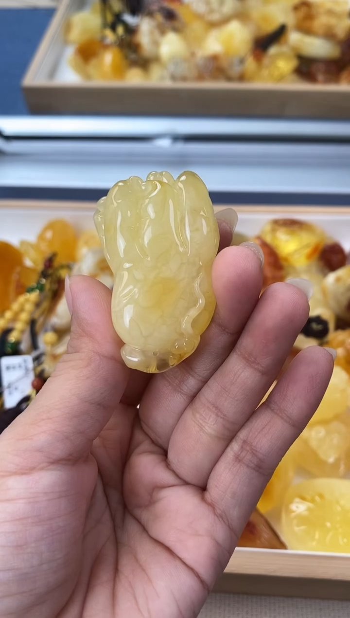 未镶嵌琥珀裸石天然琥珀蜜蜡