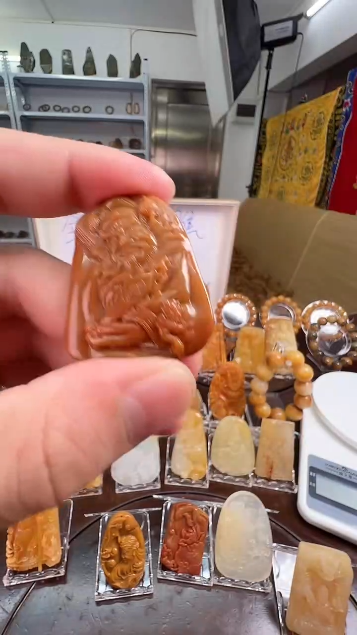 精工雕黄蜡石链接
