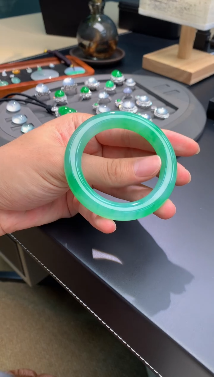 未镶嵌手镯翡翠【俊龙翡翠】天然缅A翡翠手镯56-11.5-12.3总200W