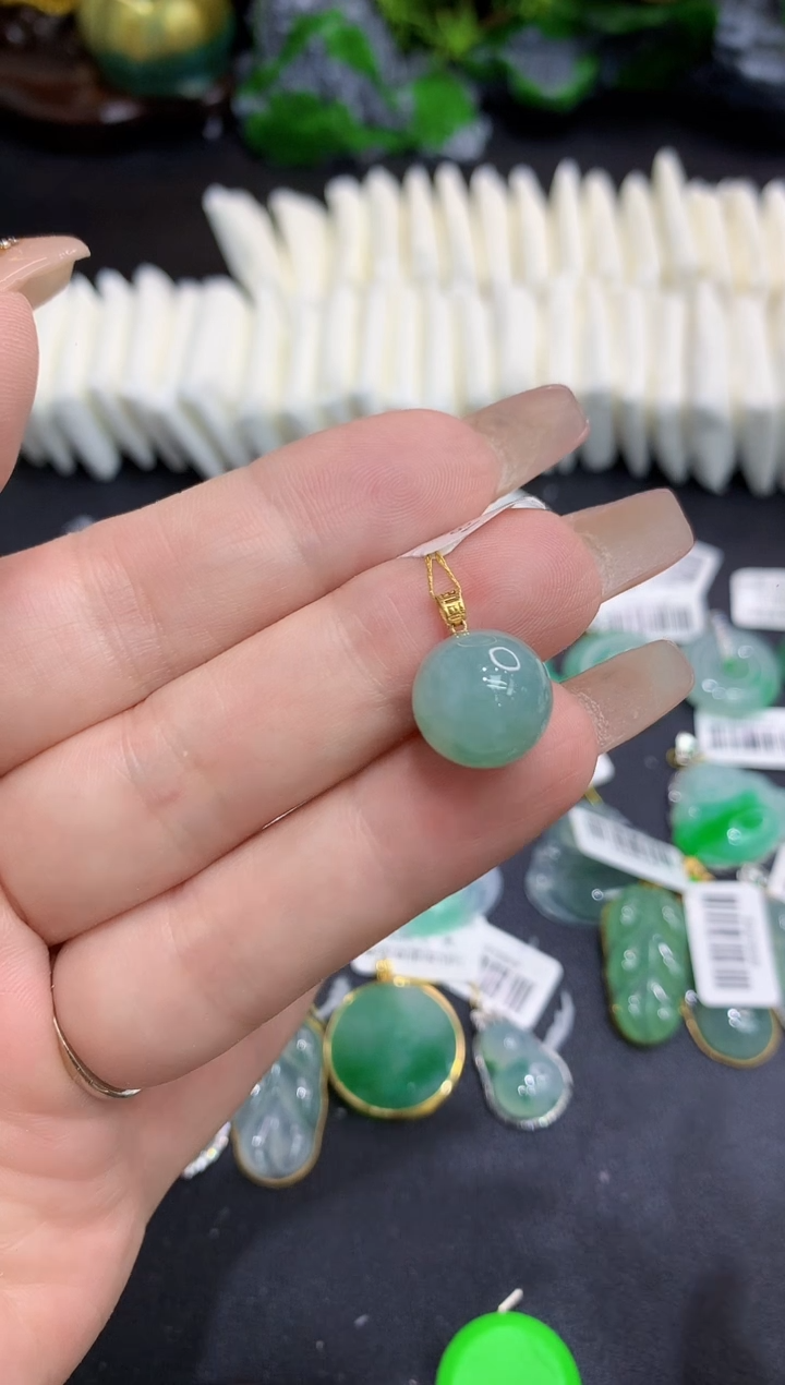 翡翠18K金镶嵌吊坠(不含链)111111