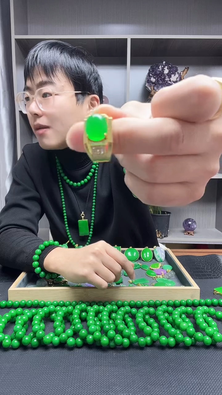 14K金镶嵌戒指翡翠戒指