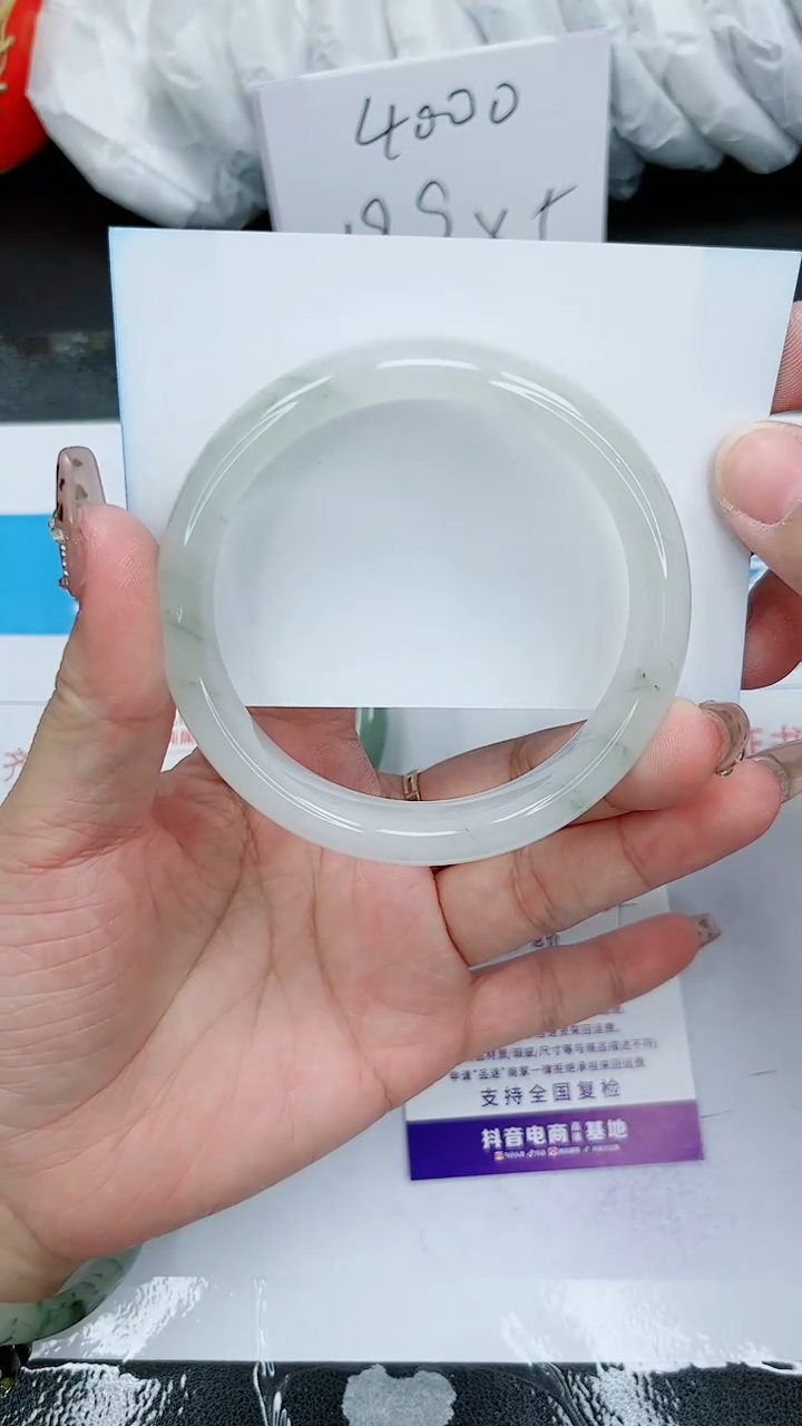 【闪购商品】石英质玉手镯未镶嵌68号/60-61圈