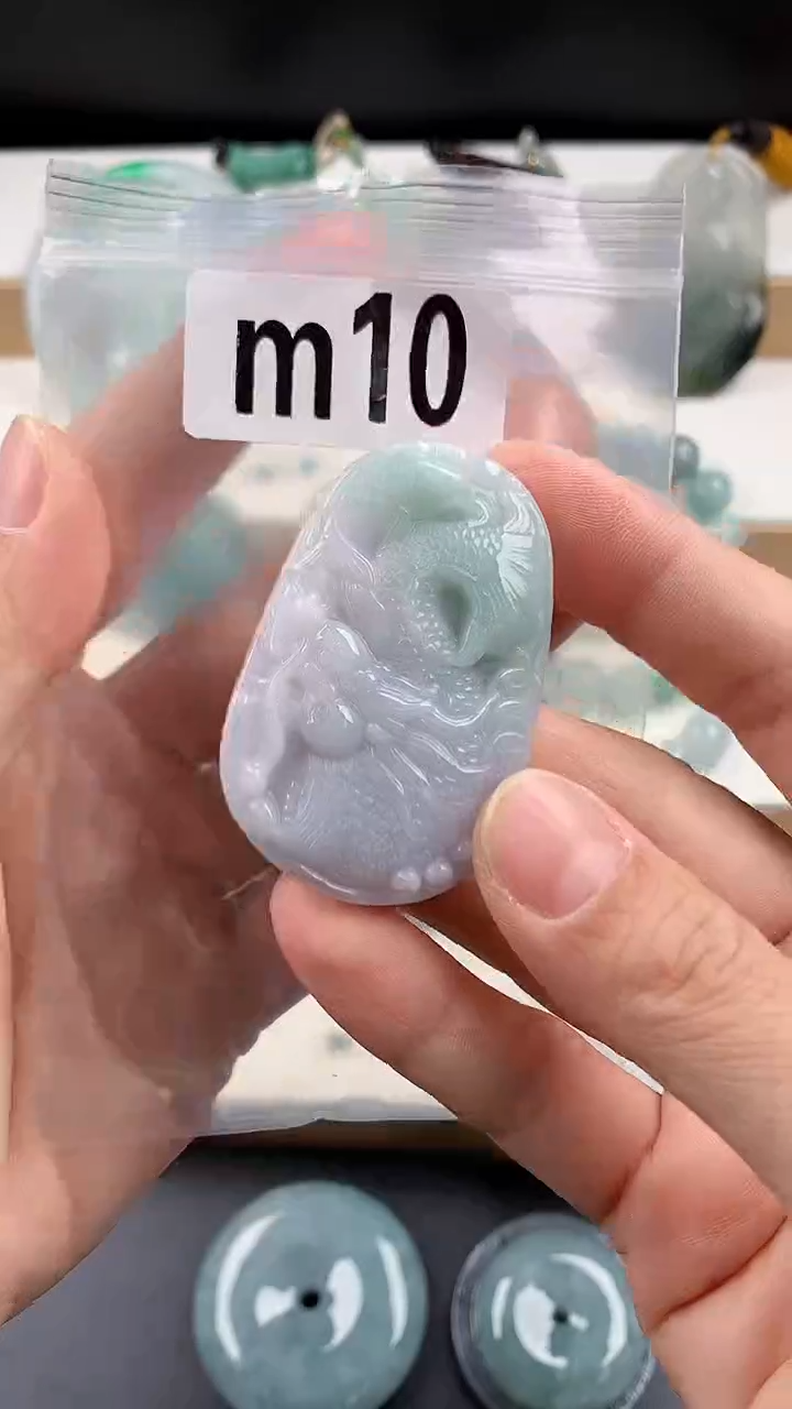 颈饰未镶嵌翡翠天然翡翠吊坠挂件