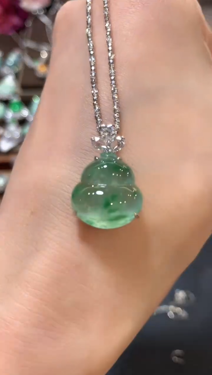 吊坠(不含链)18K金镶嵌翡翠m49    