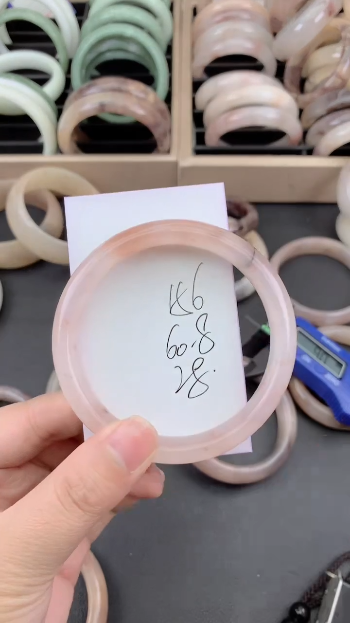 未镶嵌手镯石英质玉156