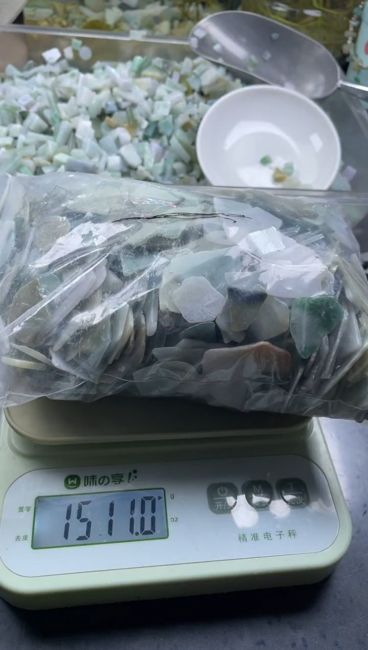 配石翡翠哒*天然翡翠薄片1