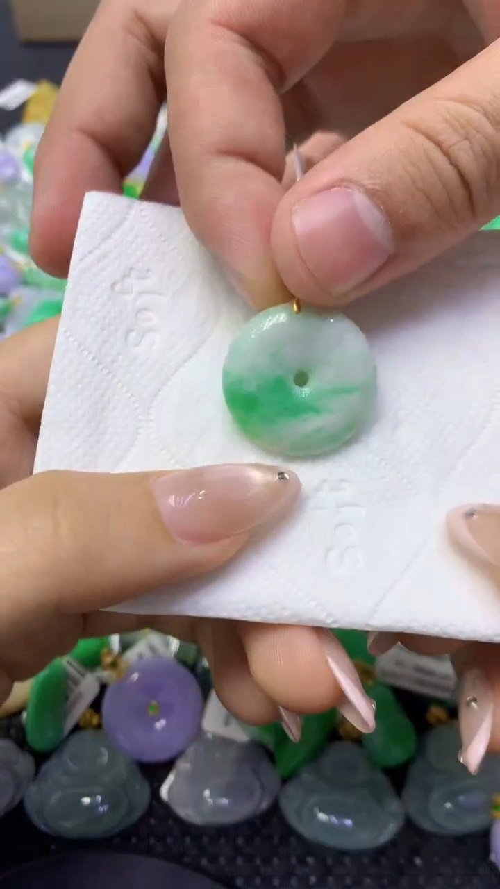 颈饰未镶嵌翡翠天然缅甸翡翠A货