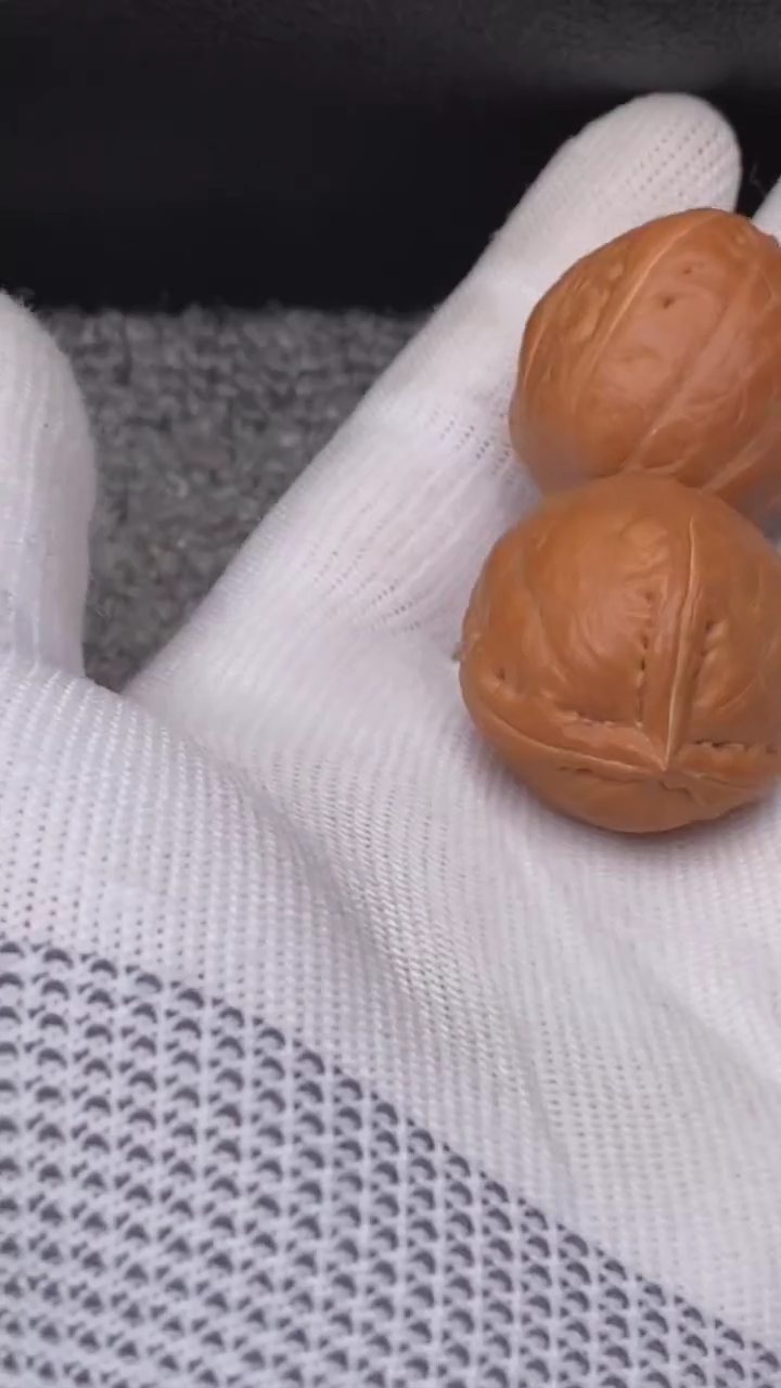 【闪购商品】文玩核桃把件球三棱