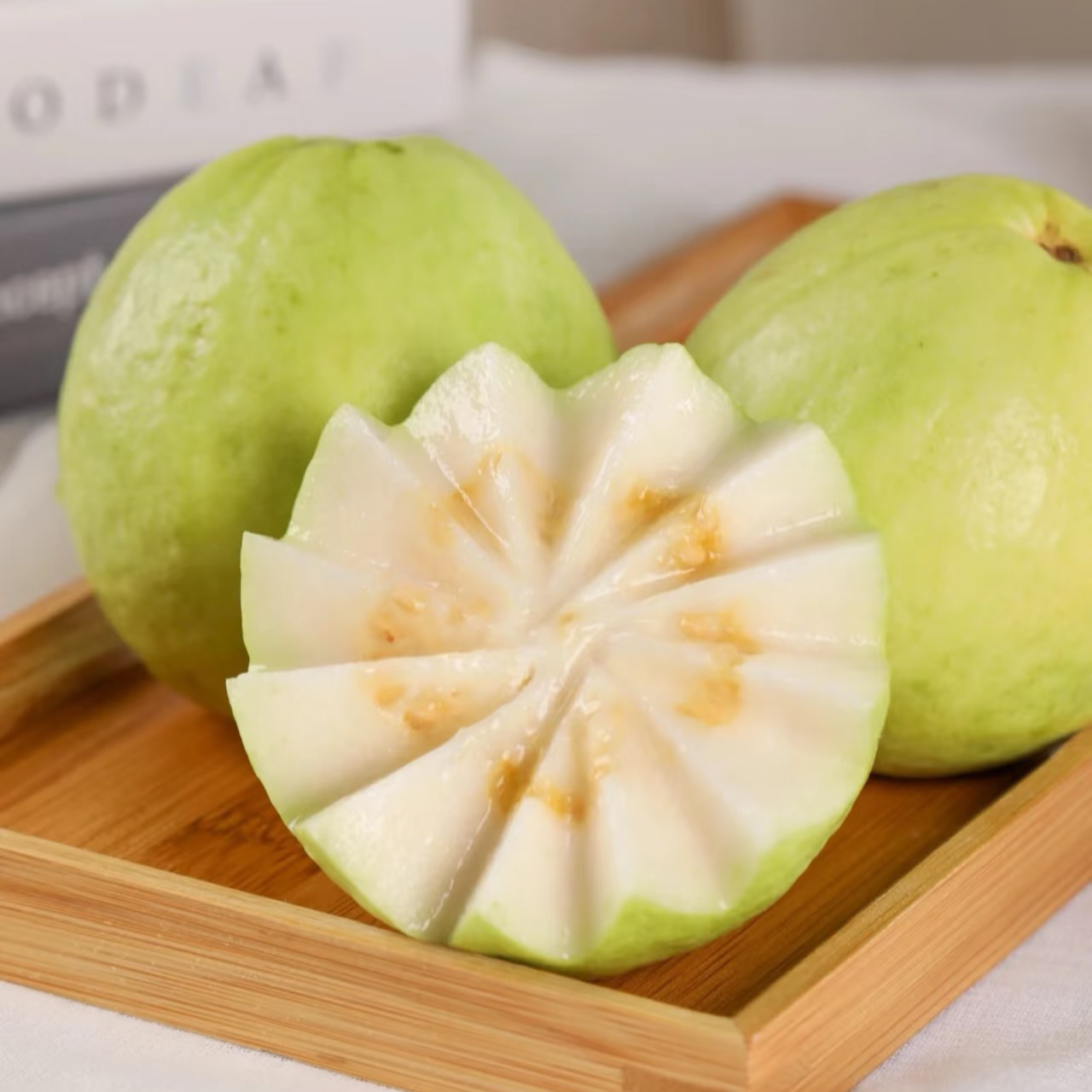 广西奶油芭乐一箱6个果左右