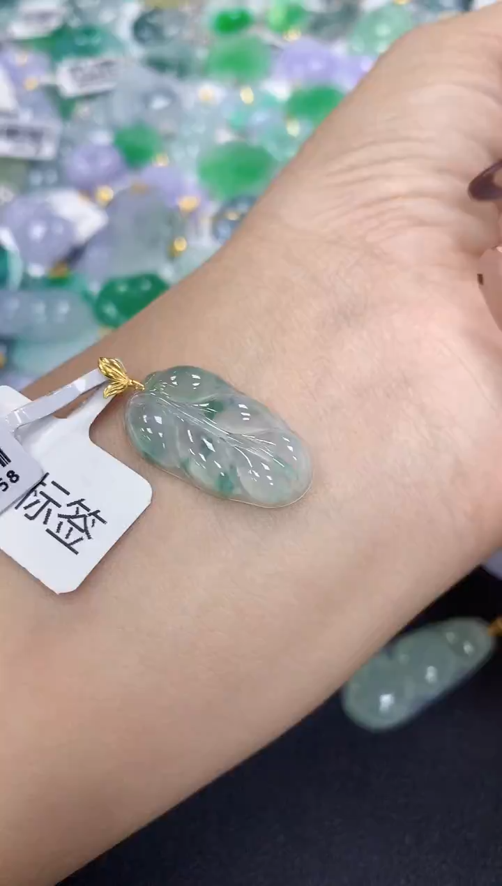 颈饰18K金镶嵌翡翠a货假一赔三支持复检百元上9元证书费自理