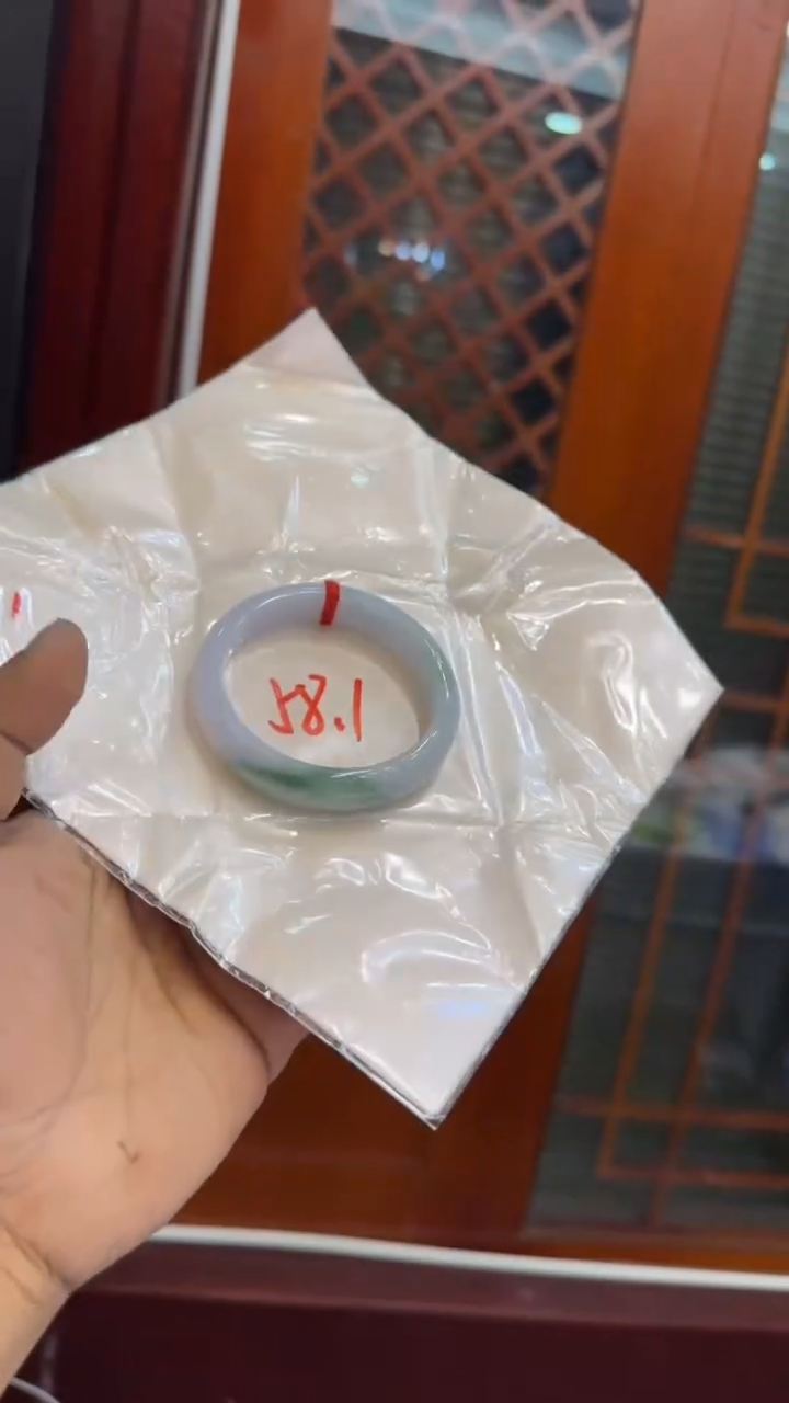 翡翠手镯未镶嵌手镯