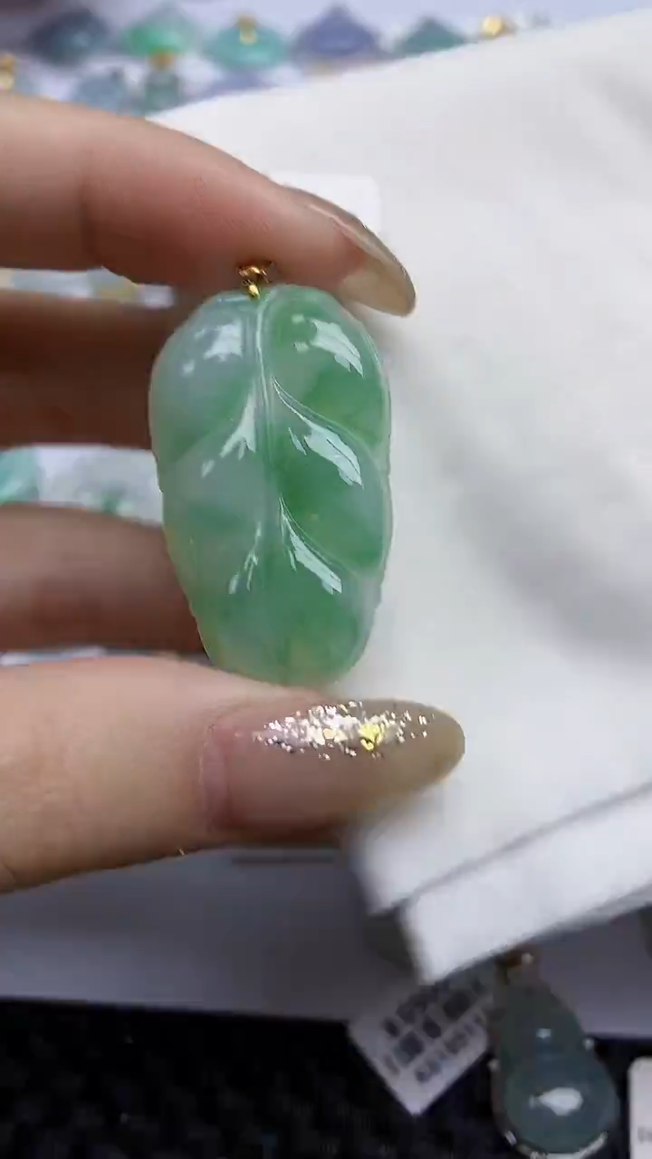 【闪购商品】翡翠颈饰18K金镶嵌天然翡翠A货