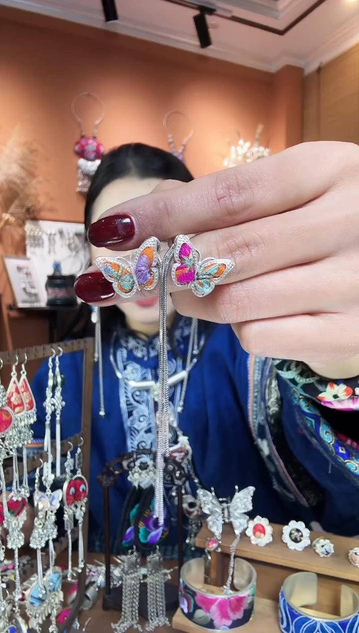 【闪购商品】刺绣纯手工民族风耳环