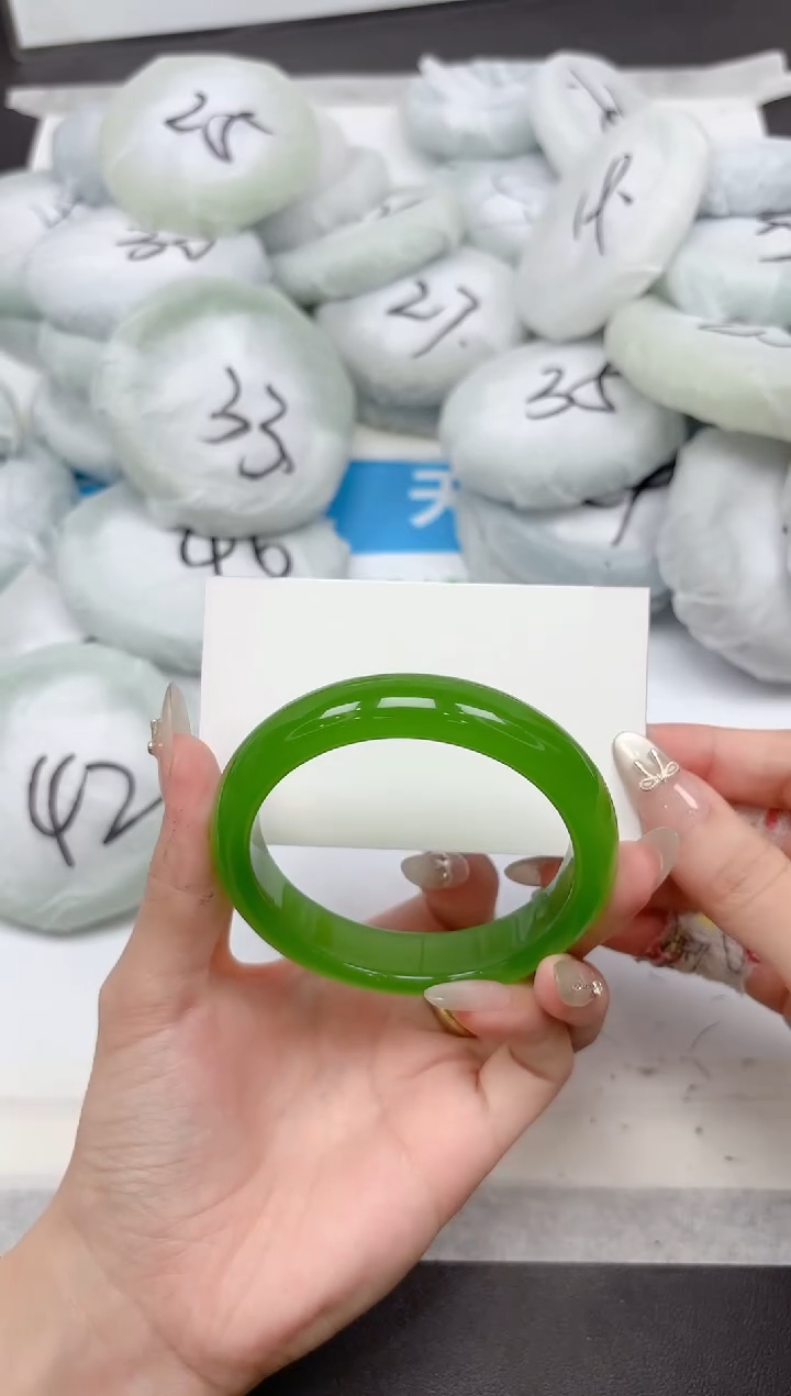 未镶嵌手镯石英质玉318-58.3