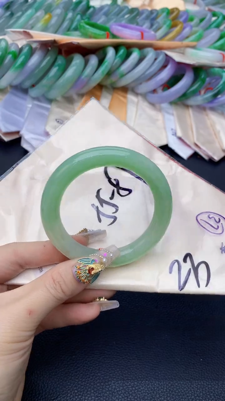 【闪购商品】翡翠手镯未镶嵌0817067585