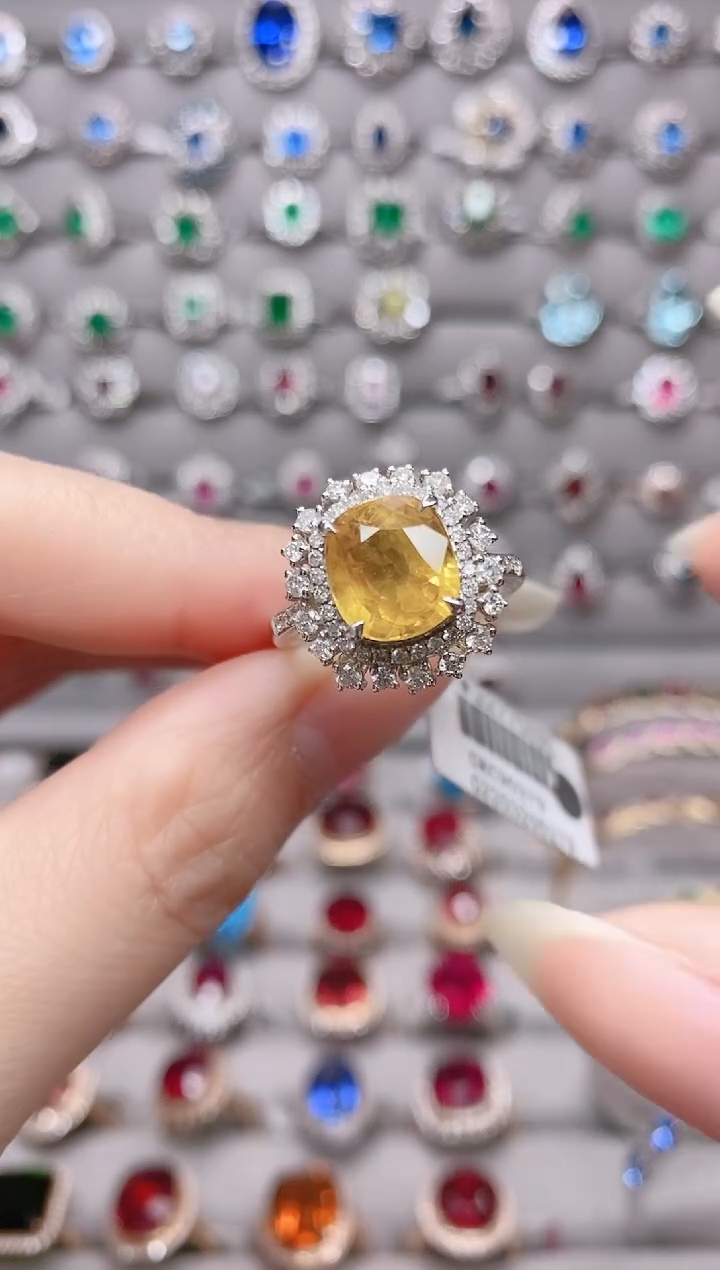 【闪购商品】彩色蓝宝石18K金戒指18K金镶嵌.