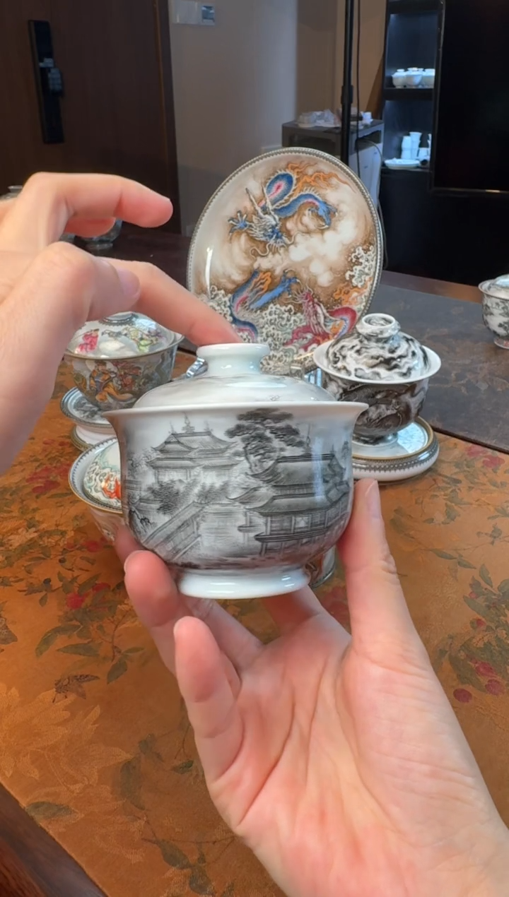 手绘墨彩梁园盛景岩茶盖碗
