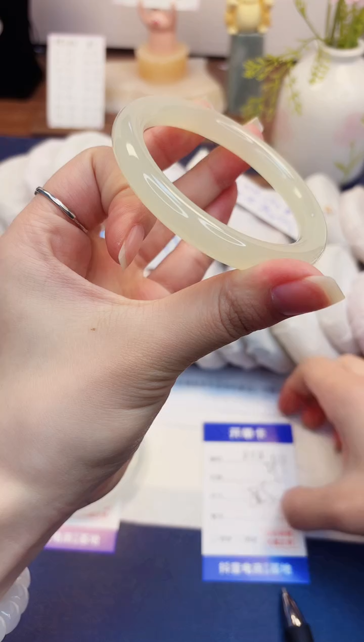 【闪购商品】石英质玉手镯未镶嵌213-美人条-圈口