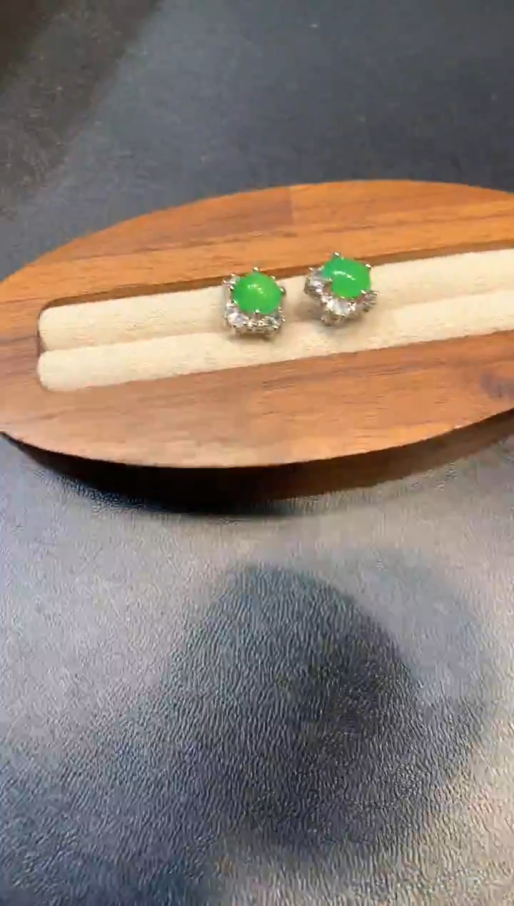 银S925镶嵌翡翠耳饰耳钉