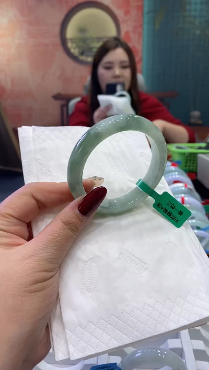 【闪购商品】翡翠手镯未镶嵌多人00095