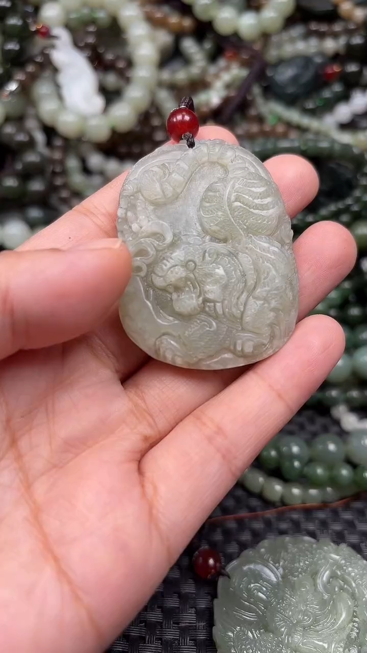 颈饰未镶嵌和田玉1