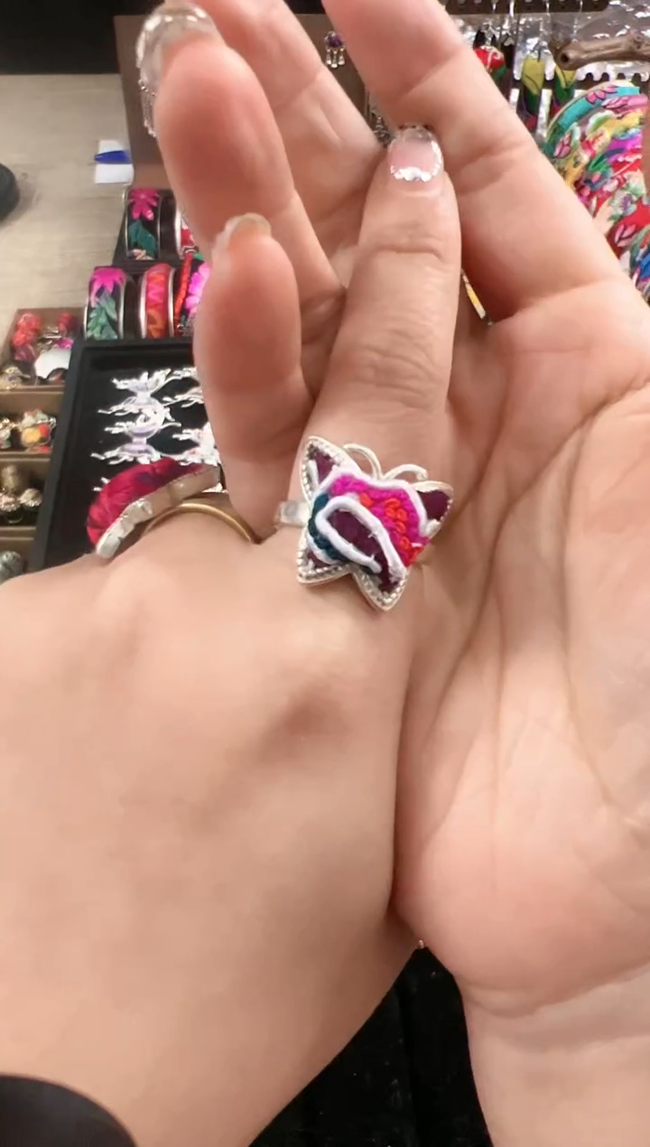 【闪购商品】织绣民族风老绣饰品275