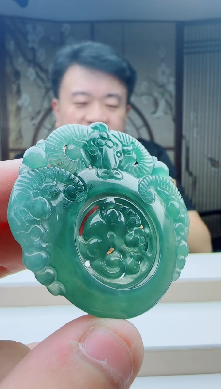 颈饰未镶嵌翡翠多样性发其一