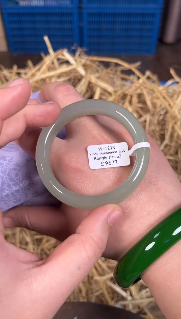 未镶嵌手镯石英质玉W1213