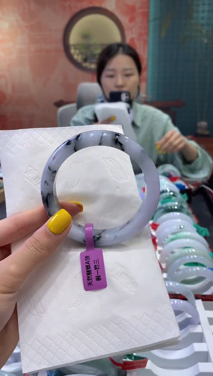 翡翠手镯未镶嵌多人19366