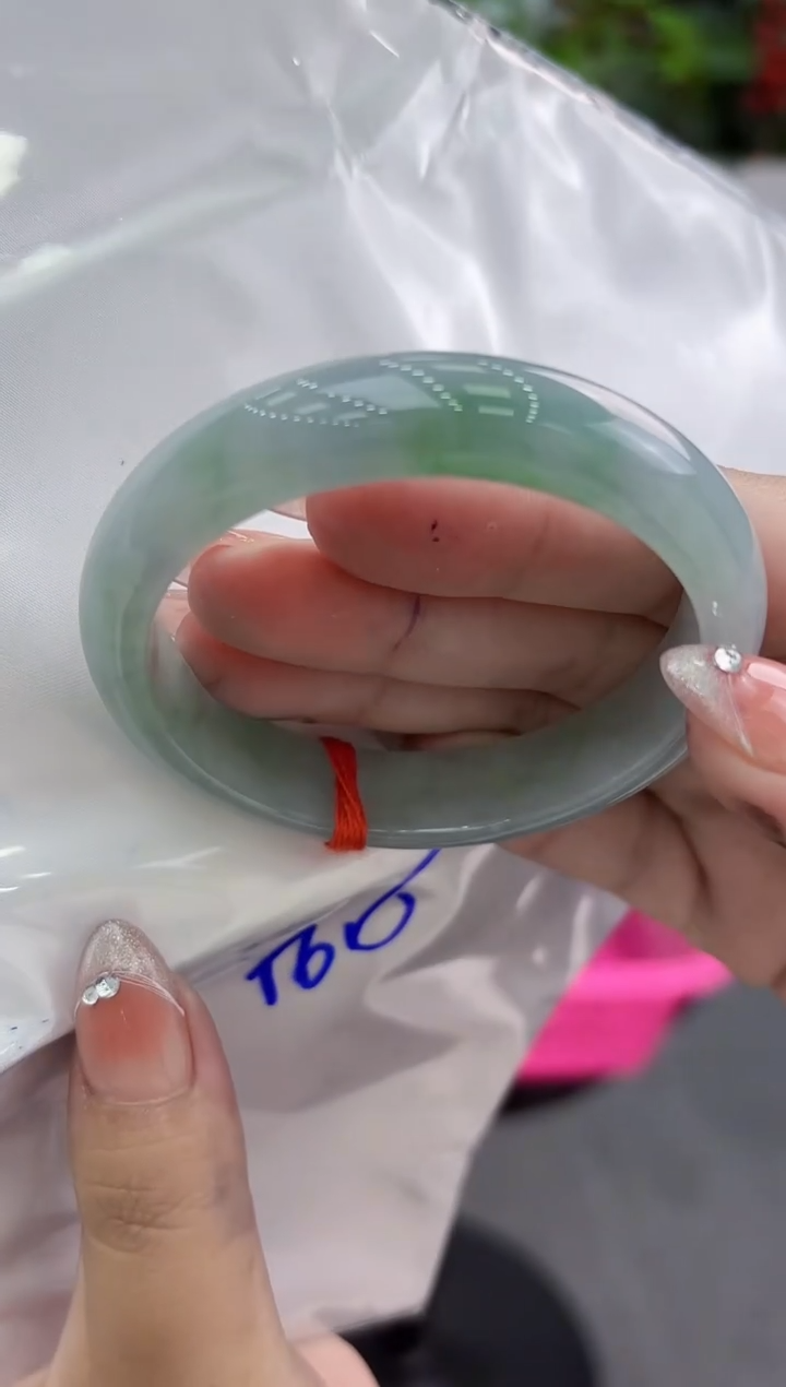 【闪购商品】翡翠手镯未镶嵌翡翠手镯