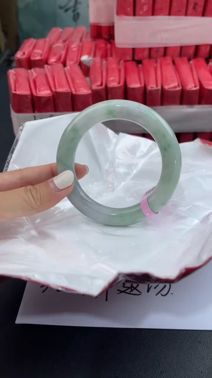 【闪购商品】翡翠手镯未镶嵌4翡翠手镯（微瑕）