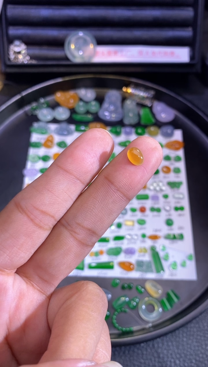 未镶嵌挂件翡翠蛋