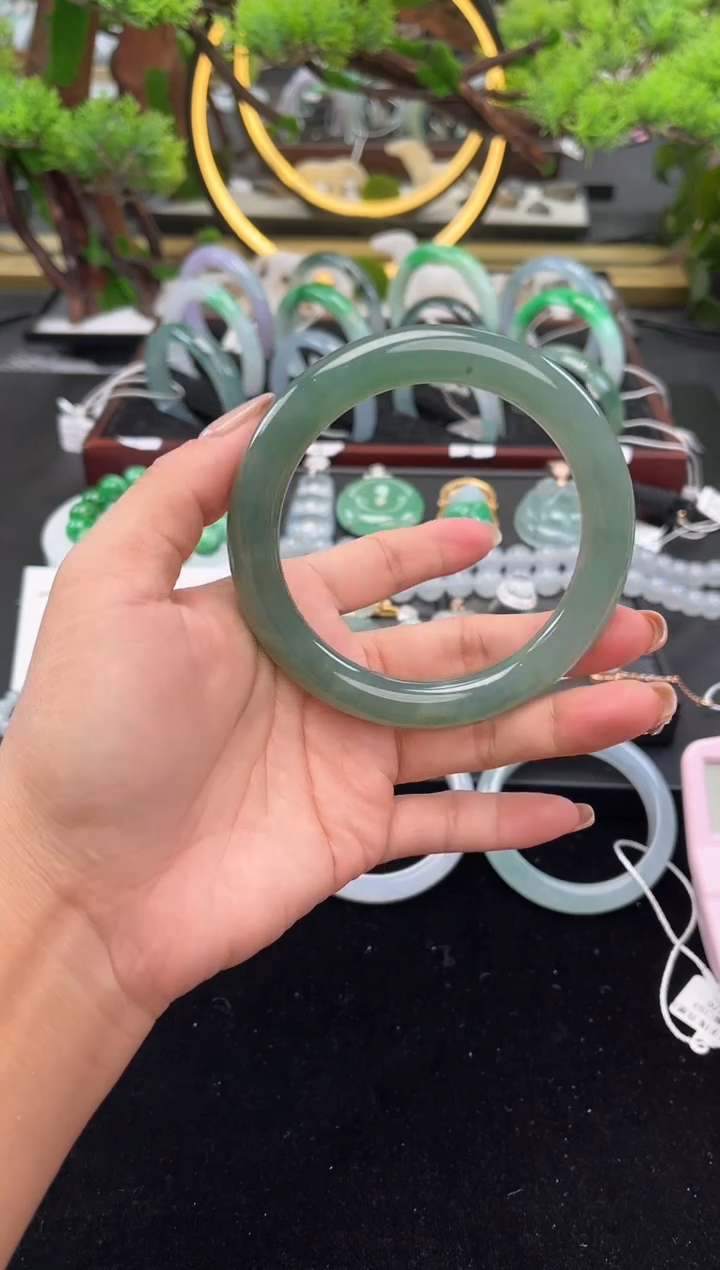 未镶嵌手镯翡翠手镯