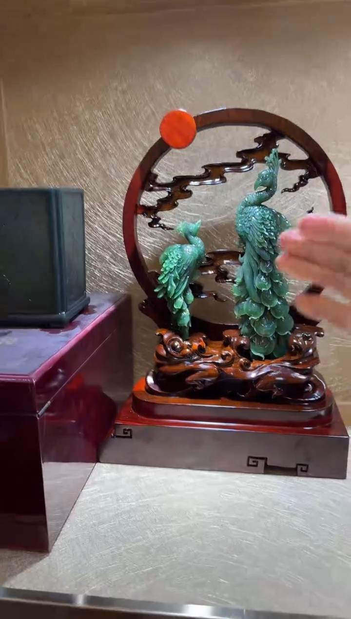 未镶嵌和田玉（碧玉）摆件孔雀摆件