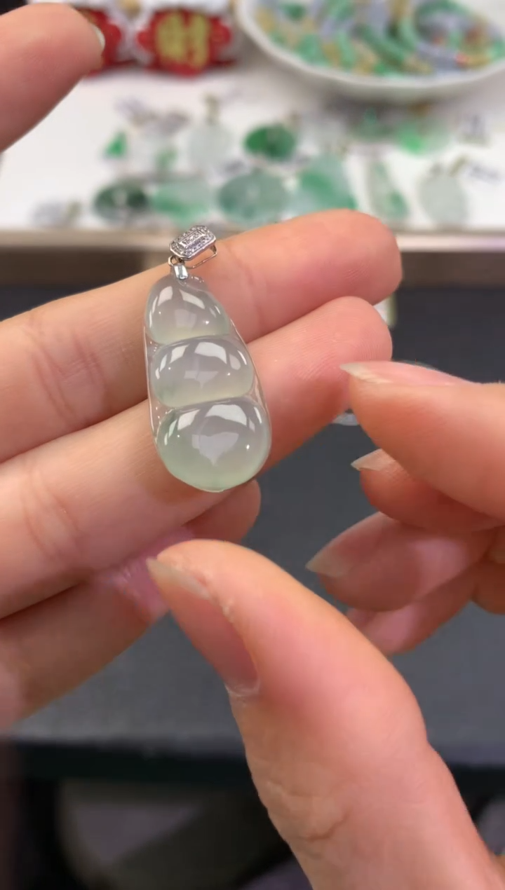 【闪购商品】翡翠颈饰18K金镶嵌         