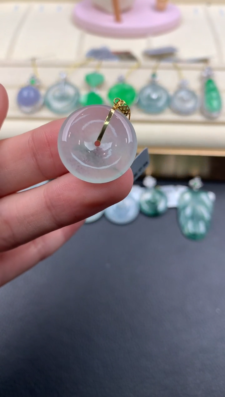 【闪购商品】翡翠颈饰18K金镶嵌Q13     