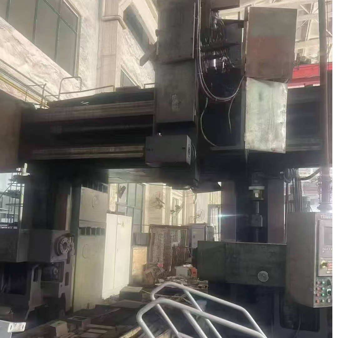俄罗斯龙门铣数控车床