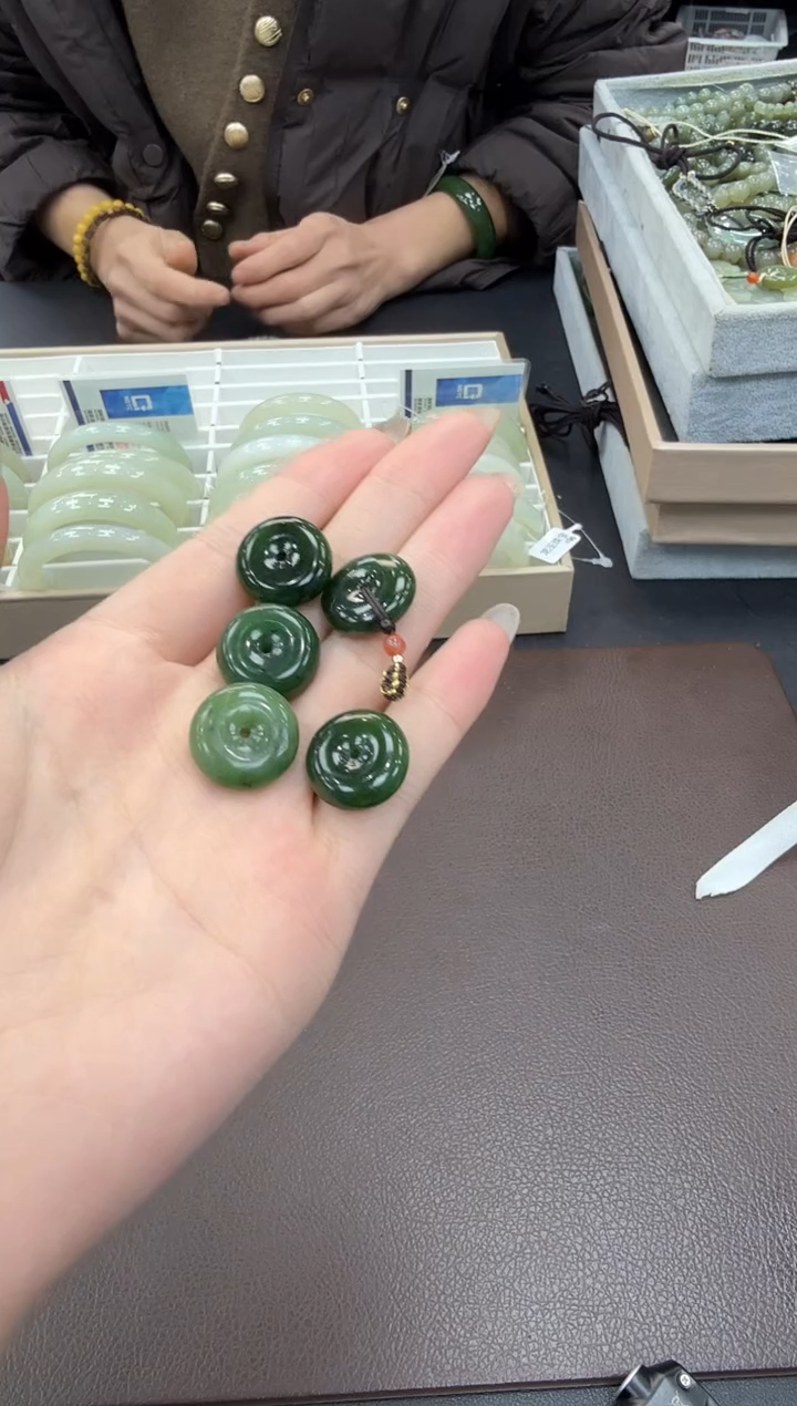 颈饰未镶嵌和田玉多样性发其一zj碧玉