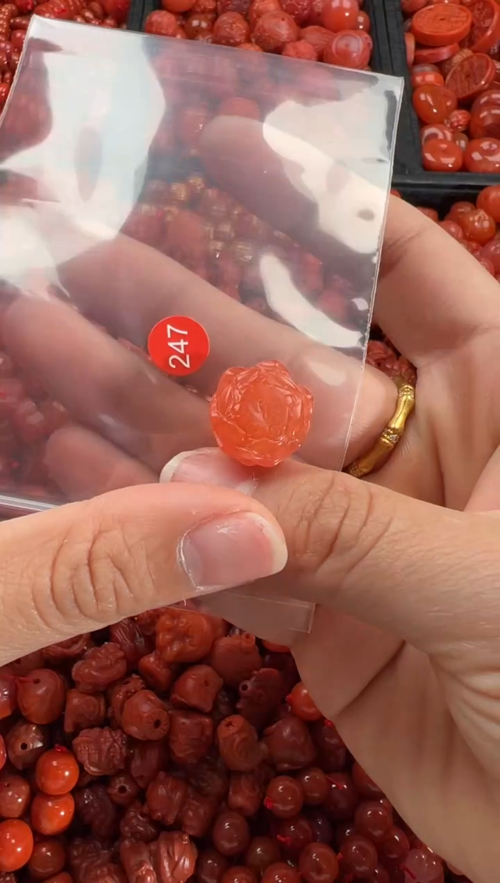 【闪购商品】南红玛瑙颈饰未镶嵌1