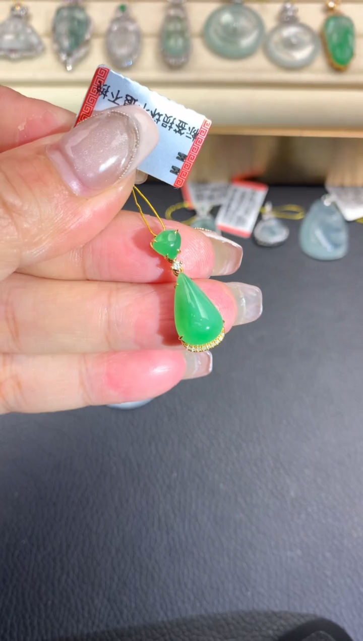 【闪购商品】翡翠颈饰18K金镶嵌D552